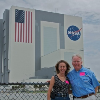 anna-and-jack-in-front-of-the-vehicle-assembly-building-vab