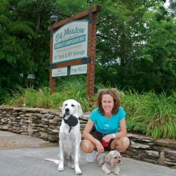 anna-and-the-boys-at-the-entrance-to-big-meadow-rv