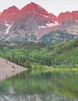 Sunrise at the Maroon Bells